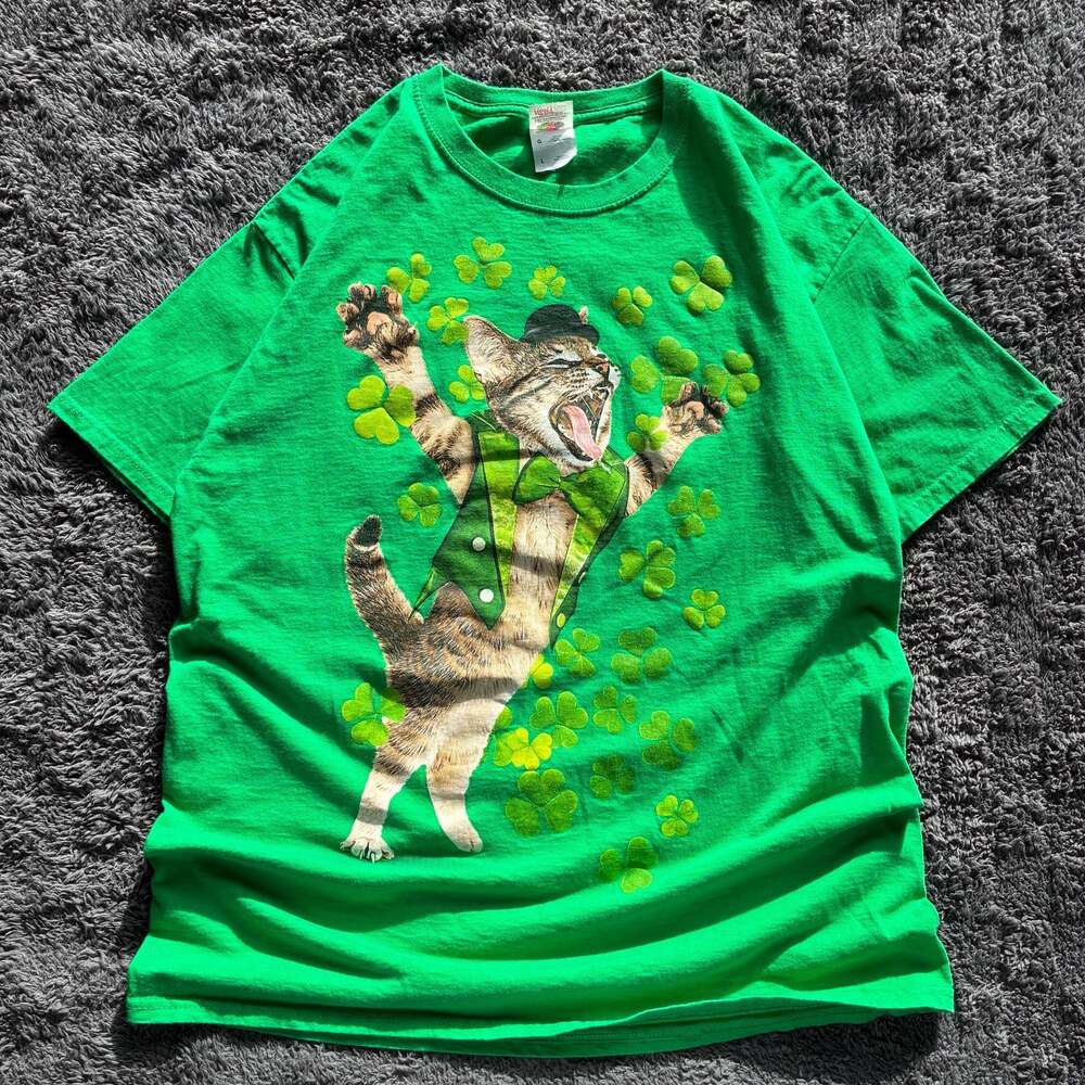 Fruit of the Loom Heavy HD St. Patrick's Day Leprechaun Cat Graphic T-Shirt